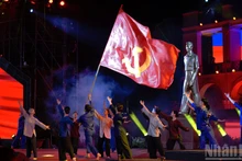 [Foto] Panorama de programa artístico “Dos manos para construir la Patria” en Ciudad Ho Chi Minh