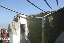 Casas en la provincia de Nangarhar, Afganistán, destruidas por un ataque aéreo pakistaní el 22 de febrero. (Foto: VNA)