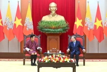 El secretario general del Partido Comunista de Vietnam, To Lam, recibe al rey de Bután, Jigme Khesar Namgyel Wangchuck. (Foto: Nhan Dan)