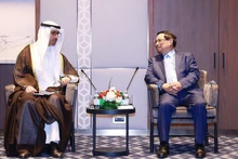 El primer ministro Pham Minh Chinh recibió al jeque Nawaf Saud Al Sabah, vicepresidente del Consejo de Administración y director ejecutivo de la Corporación Nacional de Petróleo de Kuwait. (Foto: VNA)