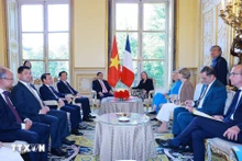 [Foto] Premier vietnamita se reúne con presidenta de Asamblea Nacional francesa
