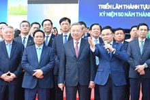 [Foto] Líder partidista vietnamita asiste a conmemoración por 50º aniversario de fundación de Petrovietnam 