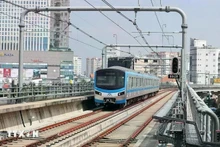 Tren que circula por la línea de metro Ben Thanh-Suoi Tien. (Foto: VNA)