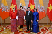 El presidente vietnamita, Luong Cuong, y su esposa ofrecen un solemne banquete en honor del Rey Jigme Khesar Namgyel Wangchuck de Bután y su Reina. (Foto: Nhan Dan)
