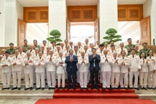 [Foto] Premier vietnamita preside reunión con Comité de Enlace de las fuerzas de Seguridad Pública que apoyan campo de batalla del Sur