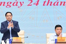 [Foto] Premier vietnamita se reúne con Comité Directivo del Gobierno para desarrollo de ciencia, tecnología e innovación