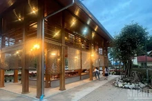 Réplica de la casa sobre pilotes del Presidente Ho Chi Minh en la provincia tailandesa de Udon Thani.