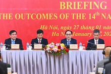 Delegados presiden la reunión informativa sobre los resultados del Congreso (Foto: VNA)