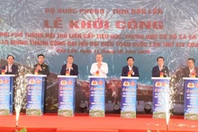 El secretario general del Partido Comunista de Vietnam, To Lam, asiste a la ceremonia de inicio de la construcción de la escuela interna de educación primaria y secundaria en la comuna de Ea Rok, provincia de Dak Lak (Foto: Nhan Dan)