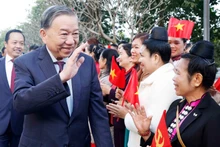 [Foto] Líder partidista vietnamita asiste a inauguración de casa conmemorativa de Ho Chi Minh en Dien Bien