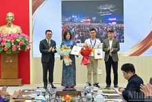 Galardonan a ganadores de concurso fotográfico “Vietnam en el camino de la renovación”