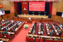 [Foto] Líder partidista vietnamita extiende saludos del Tet a gobierno y pueblo de provincia de Dak Lak