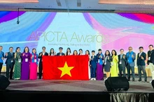 La delegación vietnamita a los Premios de la Alianza de Tecnologías de Información y Comunicación de Asia y el Pacífico 2025.