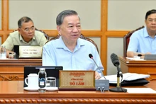 [Foto] Líder partidista de Vietnam preside reunión del Buró Político sobre reorganización de aparato estatal y unidades administrativas