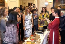 La chef Anna Le comparte sus secretos para preparar platos vegetarianos vietnamitas. (Foto: VNA)