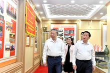 [Foto] Líder partidista vietnamita trabaja con Comisión de Propaganda, Educación y Movilización de Masas del Comité Central del Partido