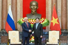El presidente vietnamita, Luong Cuong, y el titular de la Duma Estatal de Rusia, Vyacheslav Volodin.