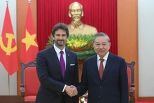 [Foto] Líder partidista vietnamita recibe a vicepremier y ministro de defensa de Eslovaquia