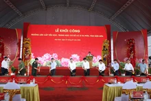 El secretario general del Partido Comunista de Vietnam, To Lam, y delegados en evento. (Foto: VNA)