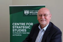 El profesor Roberto Rabel de la Universidad Victoria en Wellington (Foto: VNA)