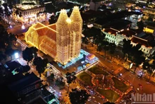 [Foto] Vibrante ambiente navideño en Ciudad Ho Chi Minh
