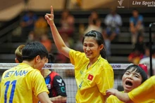 La selección femenina de sepak takraw de Vietnam se proclamó campeona tras una emocionante victoria por 2-1 contra la anfitriona Tailandia (Foto: VNA)