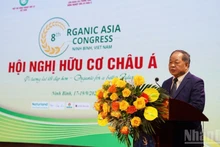 El presidente de la Asociación de Agricultura Orgánica de Vietnam, Ha Phuc Mich, pronuncia el discurso inaugural.