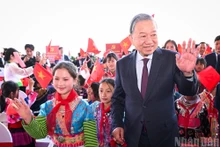 [Foto] Dirigente partidista vietnamita asiste a inauguración de Escuela Internado en Sa Pa Phin