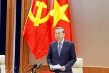 El secretario general del PCV, To Lam, interviene en la reunión (Foto: VNA)