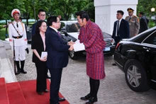 [Foto] Premier vietnamita se reúne con el rey de Bután