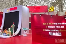 El stand del periódico Nhan Dan (Pueblo) en el evento (Foto: Nhan Dan)