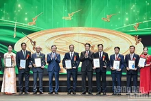 [Foto] Presidente vietnamita asiste a ceremonia para honrar a destacados agricultores vietnamitas