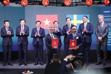 [Foto] Premier vietnamita asiste a Foro Económico Vietnam-Suecia