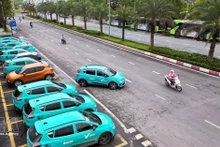 Estaciones de recarga eléctrica instaladas en vías estratégicas para facilitar el acceso de los usuarios a la carga de sus vehículos. (Foto: VNA)