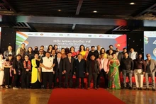 Los delegados dialogan, comparten experiencias y presentan modelos de estrategias de desarrollo turístico sostenible.