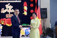 La embajadora Dang Thi Thu Ha y Mehmet Sülün, vicegobernador de la ciudad de Estambul (Foto: VNA)