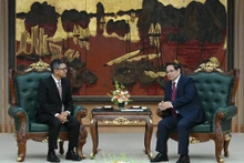 [Foto] Premier vietnamita recibe a salientes embajadores de Indonesia y Singapur