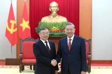 [Foto] Líder partidista vietnamita recibe a jefe de su Departamento de Propaganda del Partido Comunista de China