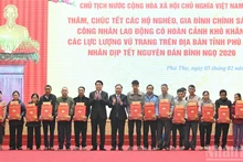 [Foto] Presidente vietnamita visita a autoridades y pueblo de provincia de Phu Tho por Año Nuevo Lunar