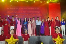 Artistas participantes en el programa. (Foto: Comité Organizador)