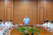 El secretario general del Partido Comunista de Vietnam, To Lam, preside la reunión.