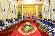 El presidente de Vietnam, Luong Cuong, sostiene conversaciones con su homólogo sudafricano, Matamela Cyril Ramaphosa (Foto: Nhan Dan)
