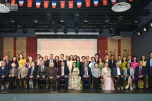 [Foto] Premier vietnamita se reúne con comunidad vietnamita en Francia