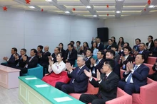 [Foto] Líder partidista vietnamita visita aula con nombre de Presidente Ho Chi Minh en Corea del Norte