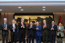 [Foto] Premier vietnamita recibe a delegación de Comisión Europea