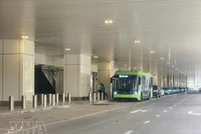 Ciudad Ho Chi Minh refuerza su transporte público con 169 autobuses eléctricos en nueve rutas. (Fuente: VNA)