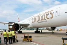 Emirates, la aerolínea más grande de Oriente Medio, ha cancelado todos sus vuelos, incluidos los hacia Vietnam. (Foto: znews.vn)