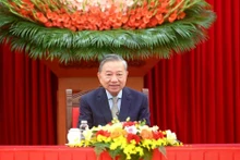 [Foto] Líder partidista de Vietnam sostiene conversación telefónica con presidente de Corea del Sur