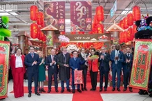 La Semana de Productos Vietnamitas en Francia, una actividad organizada con regularidad en los supermercados de ese país, contribuye a reforzar la confianza de los distribuidores locales y reafirma la capacidad de suministro y la reputación de las empresas vietnamitas. (Foto: Minh Duy)