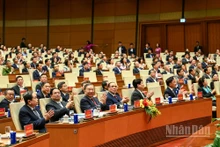 El secretario general To Lam, junto con dirigentes y exlíderes del Partido y del Estado, en la conferencia.